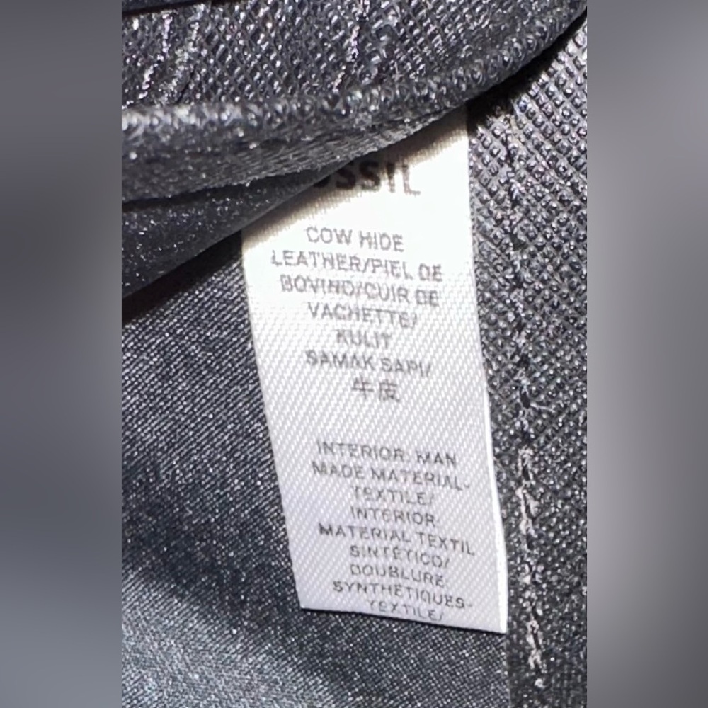 Fossil Black wallet. Approx 7.5” x 4” - Picture 5 of 5